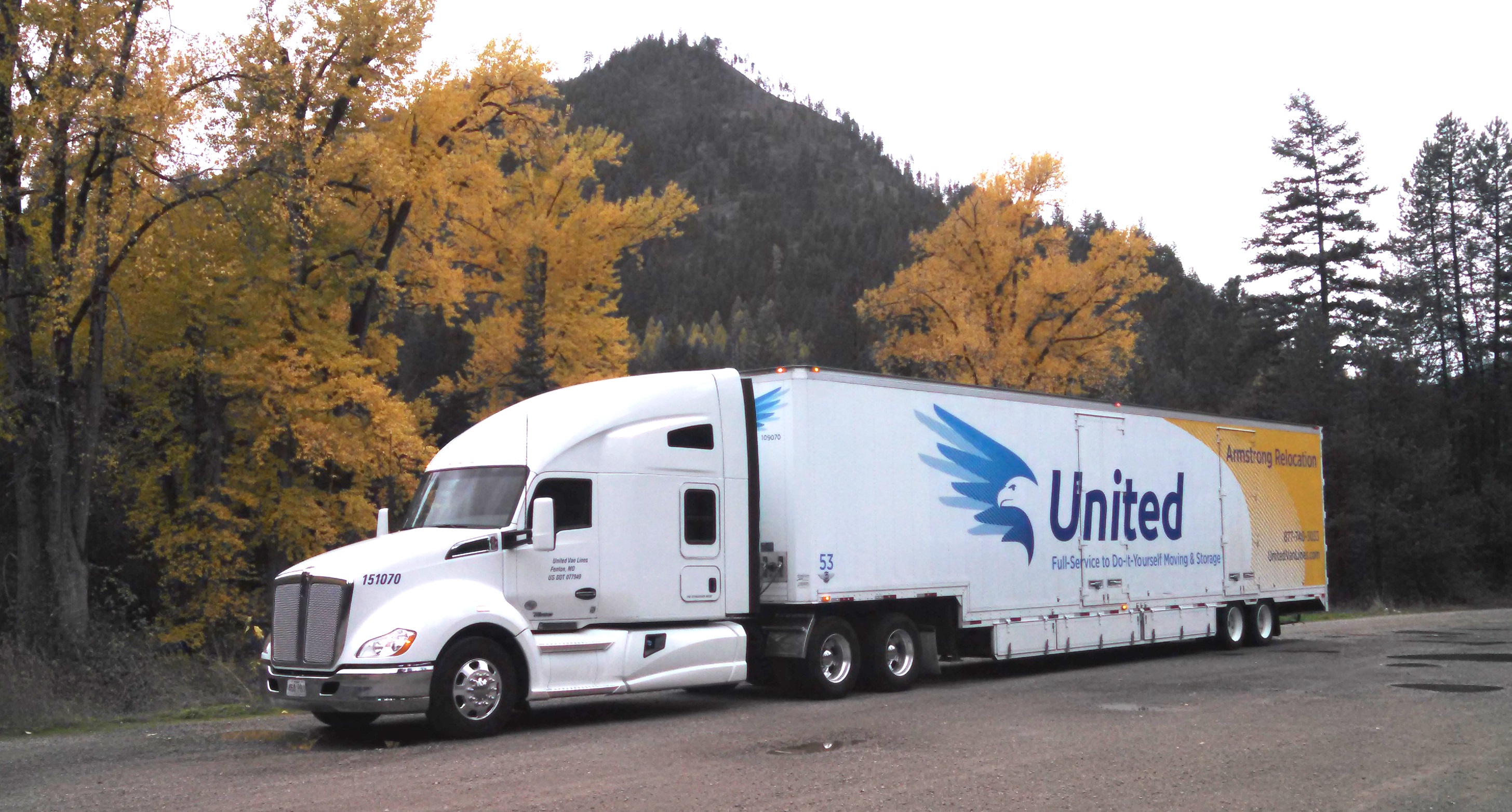 A Commercial Moving Company Makes Moving to Denver for Work Easier